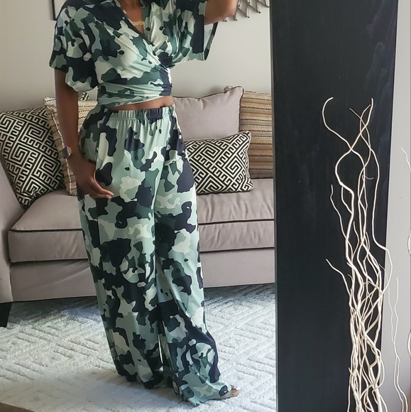 Wide Leg Camouflage Pants Set - Picture 10 of 10